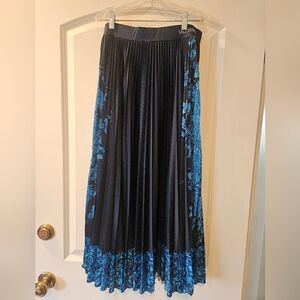 Valentino Garavani Floral Print Pleated Skirt Size  M